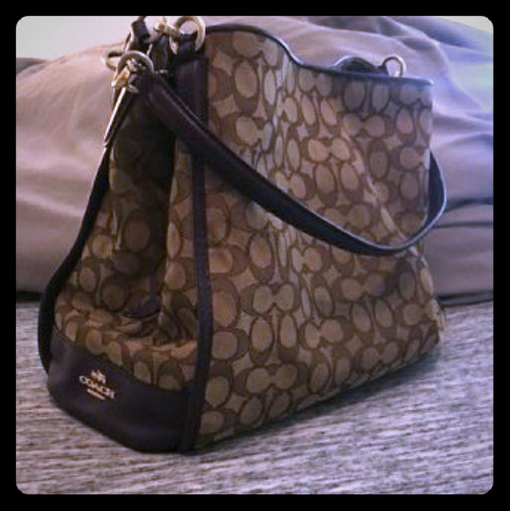 Authentic Coach 3 compartment purse plum purple